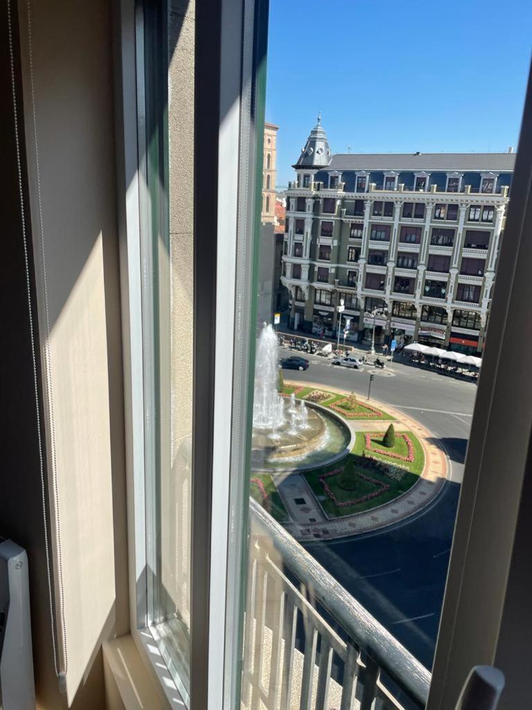 Apartamentos Gyc Vistas A Santo Domingo León Kültér fotó