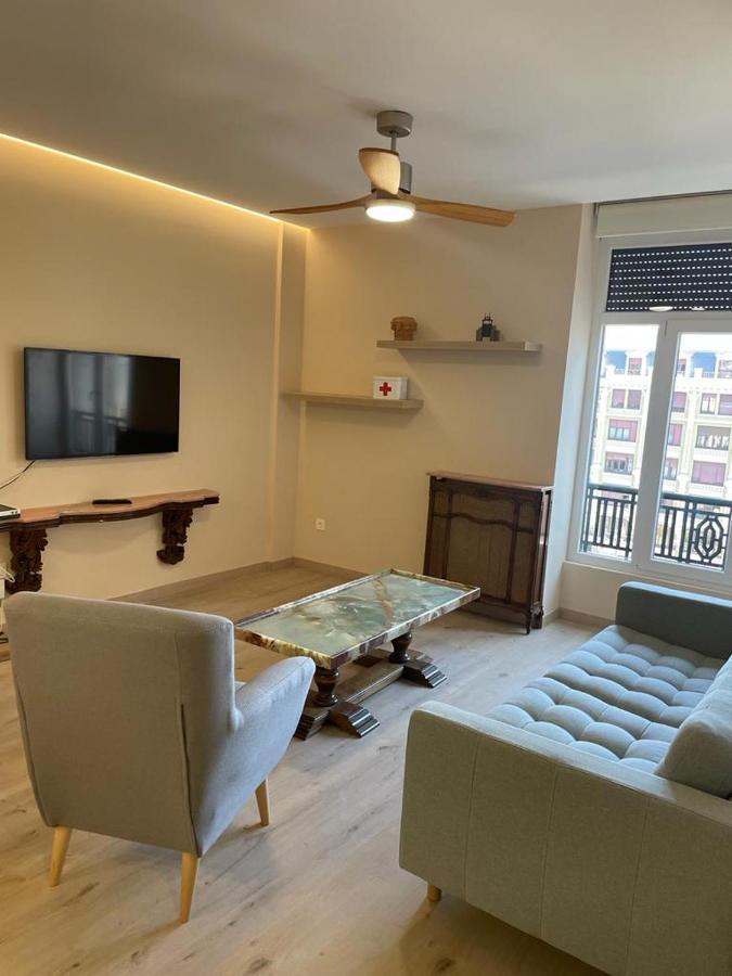 Apartamentos Gyc Vistas A Santo Domingo León Kültér fotó